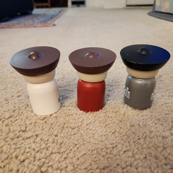 Folqa Collection Set Of 3 Wooden Figurine Men With Hats - Picture 2 of 4